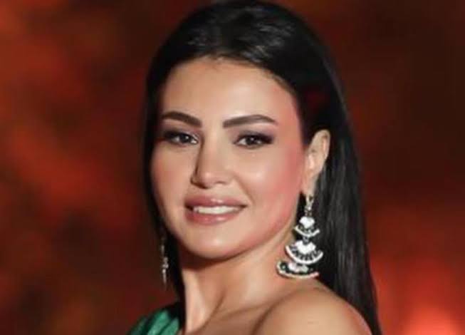 الفنانة دينا فؤاد - بوابة السهم الإخبارية