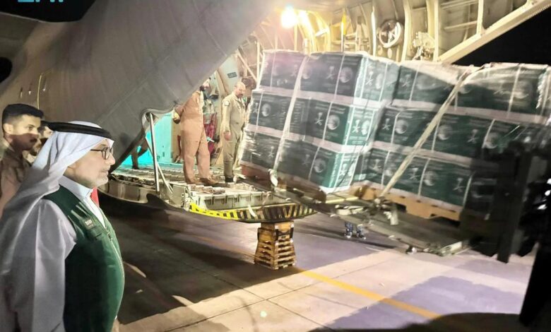 مطار العريش يستقبل الطائرة الإغاثية السعودية رقم 60 لدعم الفلسطينيين في غزة - بوابة السهم